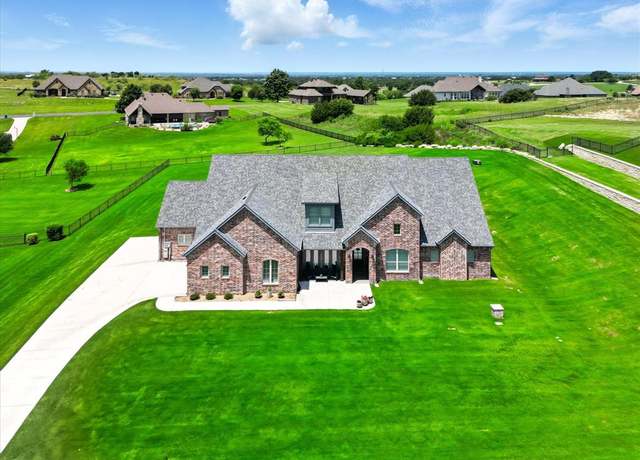 Property at 166 Pinnacle Peak Ln, Weatherford, TX 76087, 5 beds, 4 baths