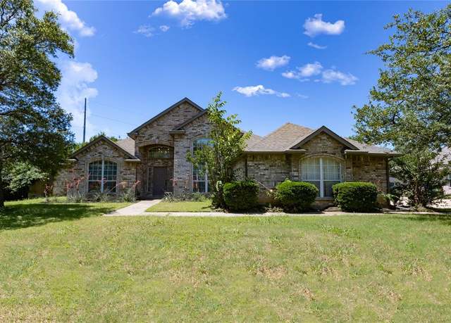 Property at 1209 Renfro St, Burleson, TX 76028, 3 beds, 2 baths