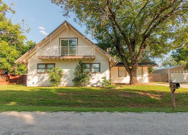 Property at 1005 Whippoorwill Dr, Granbury, TX 76049, 4 beds, 3 baths