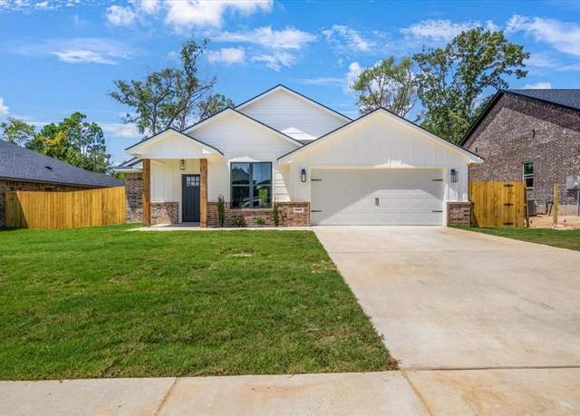 Property at 16322 Crossing Cir, Lindale, TX 75771, 3 beds, 2 baths