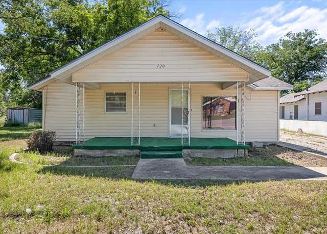 Property at 720 N Seaman St, Eastland, TX 76448, 2 beds, 2 baths