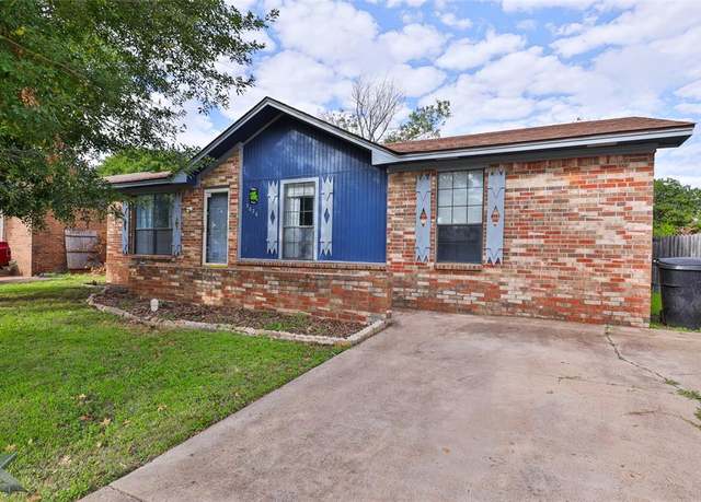 Property at 3626 Trinity Ln, Abilene, TX 79602, 3 beds, 2 baths