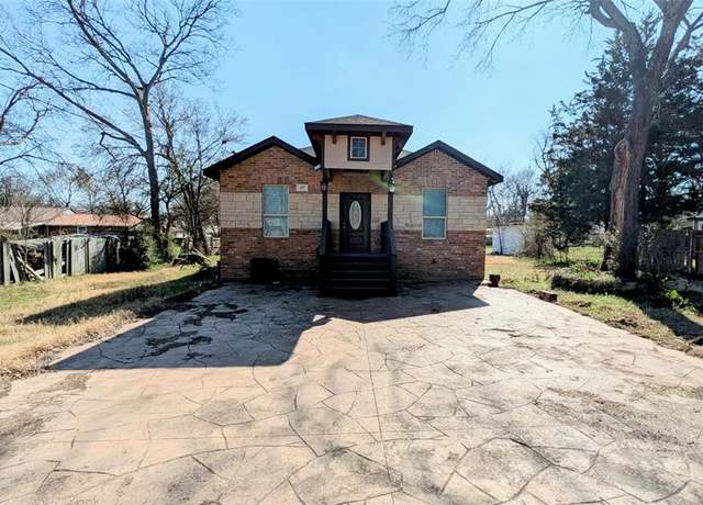 Property at 409 Giles St, Mineola, TX 75773, 4 beds, 2 baths