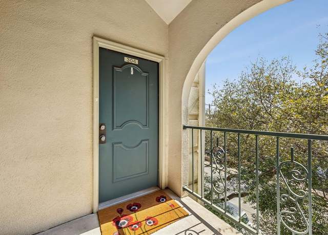 Property at 3105 San Jacinto St #304, Dallas, TX 75204, 2 beds, 2 baths