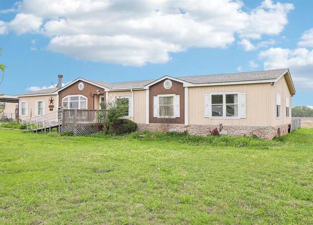 Property at 100 Robin Ridge Dr, Waxahachie, TX 75165, 4 beds, 2 baths