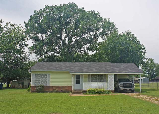 Property at 205 N Texas St, Whitney, TX 76692, 2 beds, 1 bath