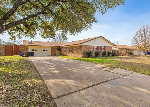 Property at 111 Gregory Dr, Heath, TX 75032, 3 beds, 2 baths