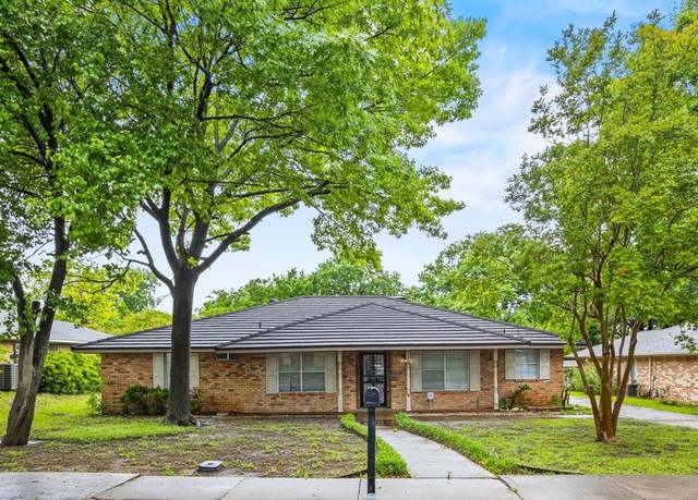 Property at 919 Westlake Dr, Desoto, TX 75115, 3 beds, 2 baths