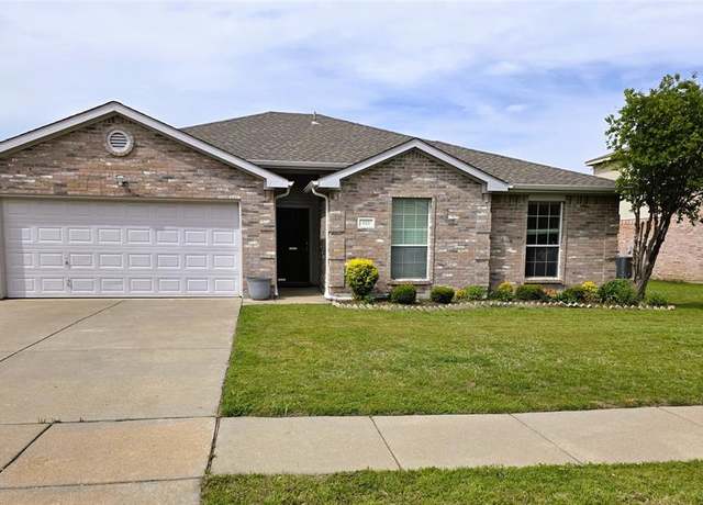 Property at 423 Murphy Rd, Burleson, TX 76028, 4 beds, 2 baths
