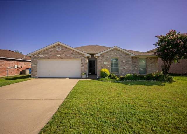 Property at 423 Murphy Rd, Burleson, TX 76028, 4 beds, 2 baths