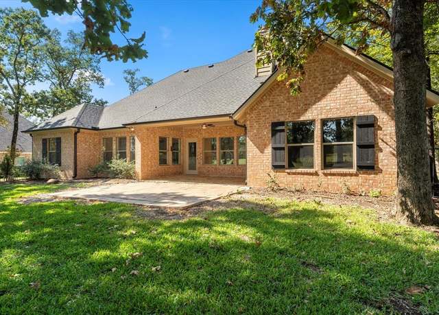 Property at 365 Saint Andrews Dr, Mabank, TX 75156, 3 beds, 2.5 baths