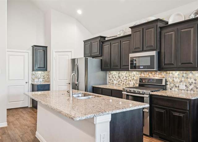 Property at 8901 Thompson Rd, Argyle, TX 76226, 4 beds, 2 baths