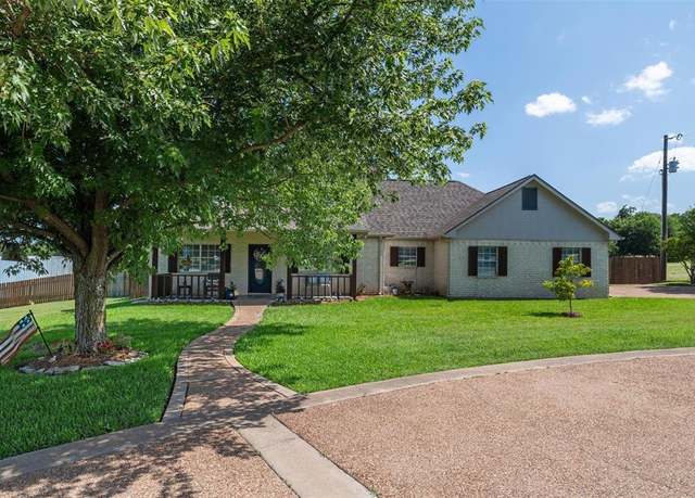 Property at 3120 Michele Ct, Weatherford, TX 76088, 4 beds, 3 baths