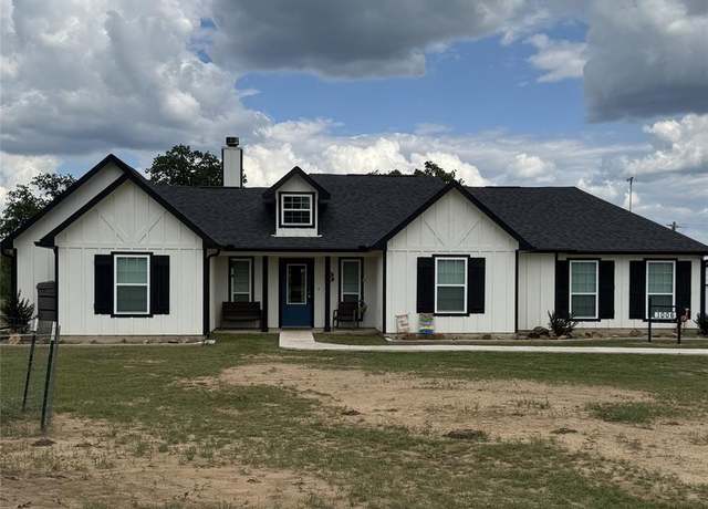 Property at 1006 High Point Dr, Mineral Wells, TX 76067, 3 beds, 2 baths