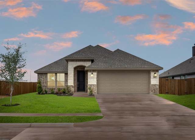 Property at 1005 Pineview Ln, Crowley, TX 76036, 3 beds, 2 baths