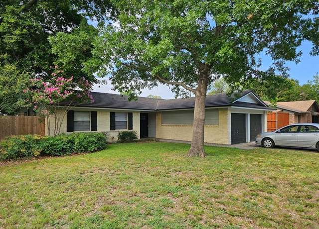 Property at 220 Bluebird Cir, Denton, TX 76209, 3 beds, 2 baths