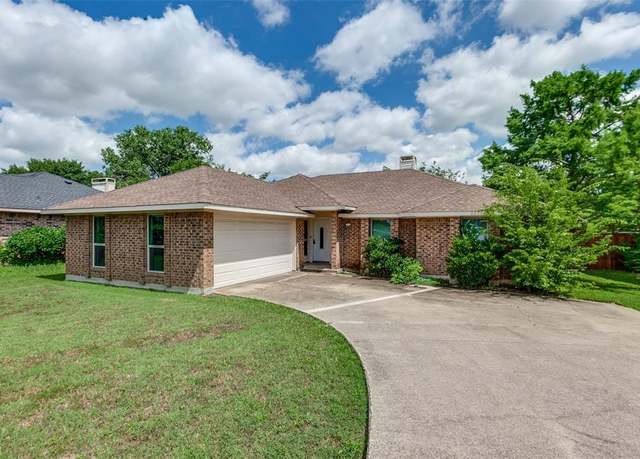 Property at 2525 Rosebud Ct, Carrollton, TX 75006, 3 beds, 2 baths