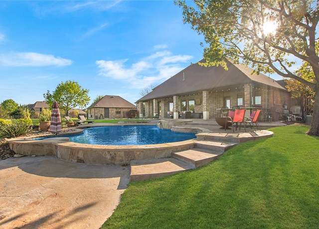 Property at 3 Clements Ct, Heath, TX 75032, 4 beds, 4.5 baths