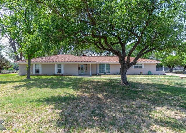 Property at 1910 Willow Dr, Abilene, TX 79602, 3 beds, 2 baths