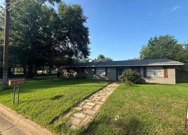 Property at 420 Murrey St, Canton, TX 75103, 3 beds, 2 baths