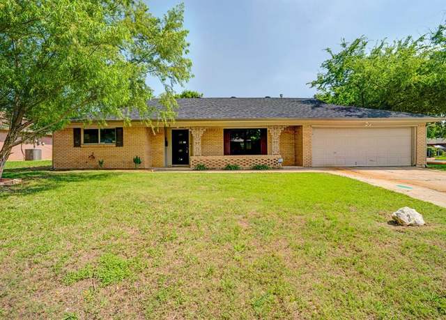 Property at 229 Cotillion Rd, Fort Worth, TX 76134, 3 beds, 2 baths