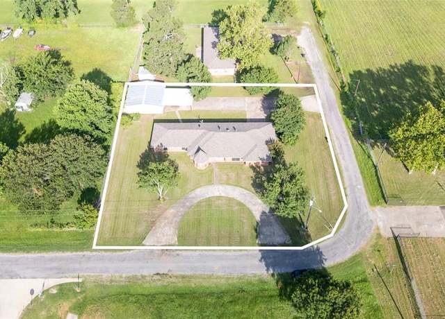 Property at 210 Stewart St, Collinsville, TX 76233, 3 beds, 2 baths