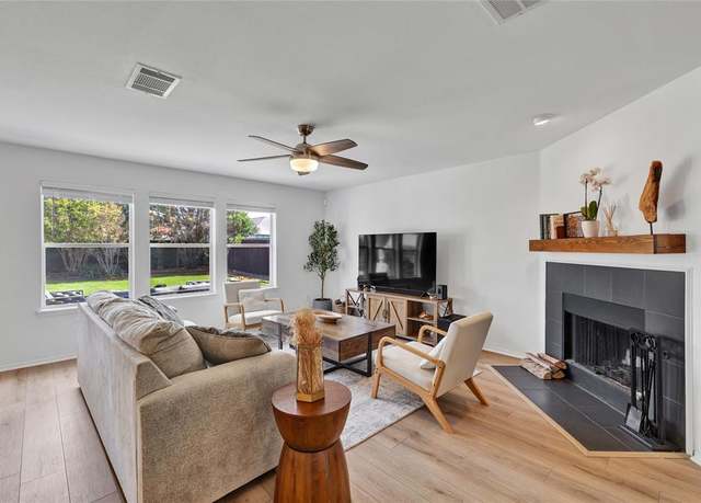 Property at 5104 White Spruce Dr, Mckinney, TX 75071, 4 beds, 2.5 baths