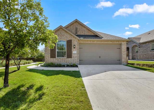 Property at 1016 Shire Dr, Aubrey, TX 76227, 3 beds, 2 baths