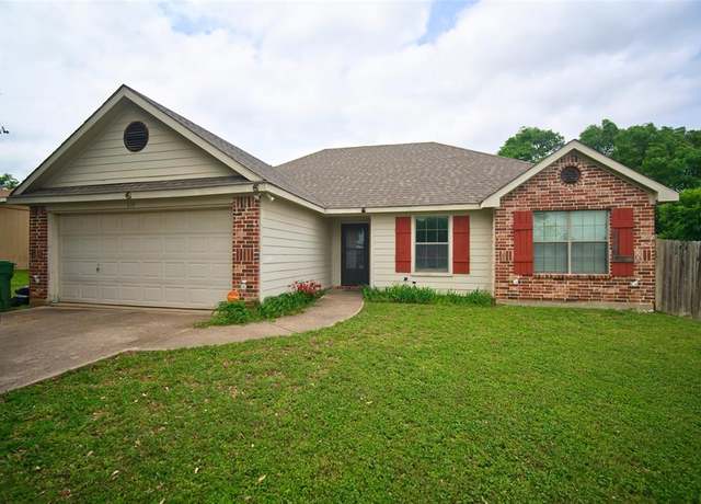 Property at 618 Matador Dr, Oak Point, TX 75068, 3 beds, 2 baths
