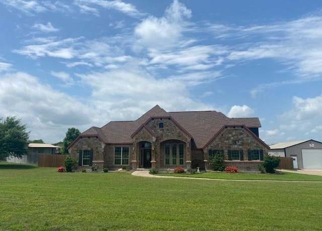 Property at 166 Cactus Dr, Decatur, TX 76234, 3 beds, 2 baths