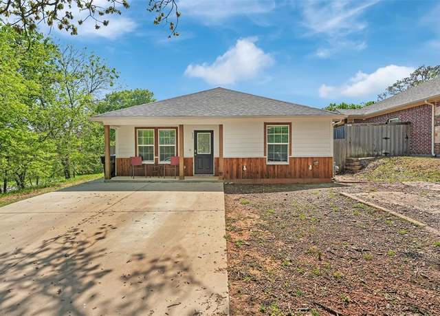 Property at 530 E Day St, Denison, TX 75021, 3 beds, 2 baths