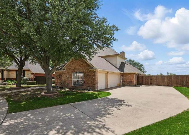 Property at 2803 Ivy Glen Dr, Grand Prairie, TX 75052, 5 beds, 4 baths