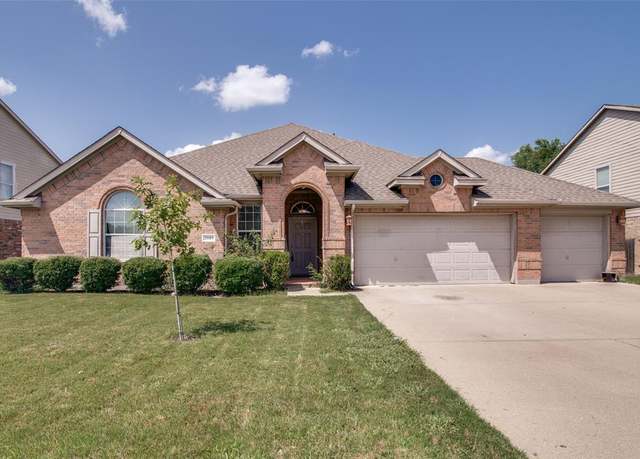 Property at 2005 Sumac Dr, Forney, TX 75126, 4 beds, 2 baths