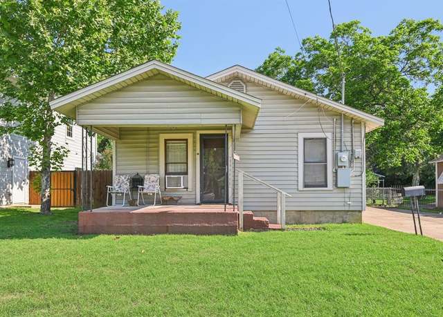 Property at 2509 Bird St, Fort Worth, TX 76111, 2 beds, 1 bath