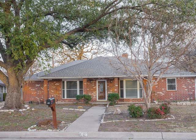 Property at 108 Oakmont Dr, Trophy Club, TX 76262, 3 beds, 2.5 baths