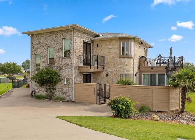 Property at 299 Harborview Dr, Rockwall, TX 75032, 3 beds, 2.5 baths