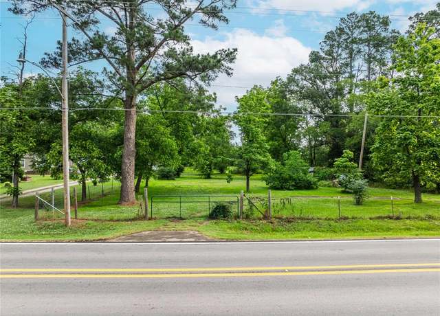 Property at 509 Clarksville St, Bogata, TX 75417
