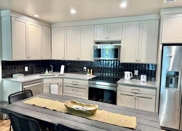 Property at 6211 W Northwest Hwy Unit G224, Dallas, TX 75225, 1 bed, 1 bath
