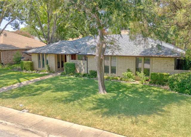 Property at 339 Hummingbird Ln, Duncanville, TX 75137, 3 beds, 2.5 baths