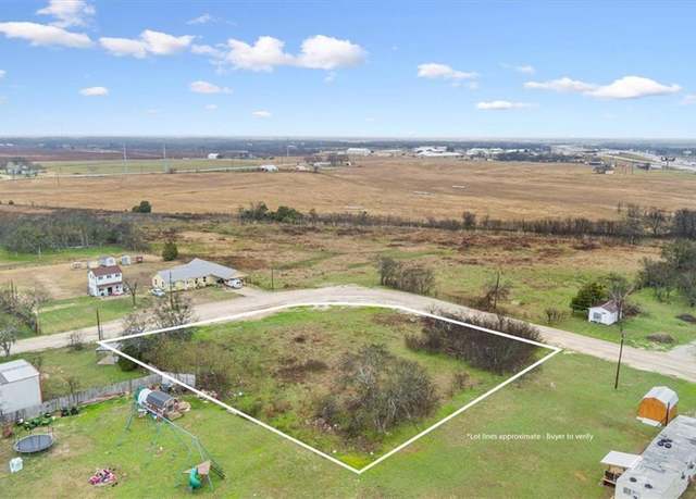 Property at 208 Evergreen St, Eddy, TX 76524