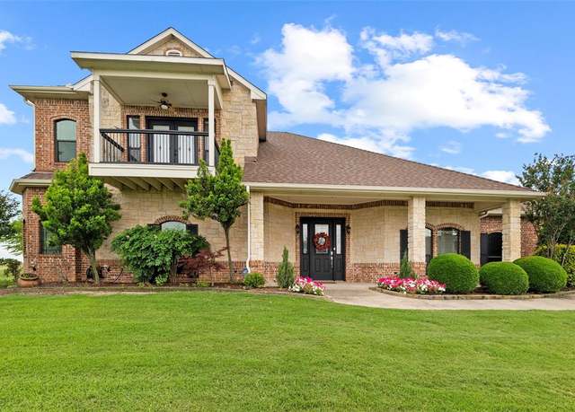 Property at 102 Hunter Pass Cv, Waxahachie, TX 75165, 3 beds, 2.5 baths