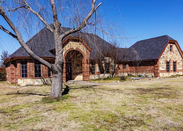 Property at 18055 Langford Ln, Talty, TX 75126, 4 beds, 2.5 baths