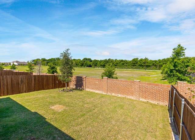 Property at 7613 Bluebell Ln, Mckinney, TX 75071, 3 beds, 2 baths