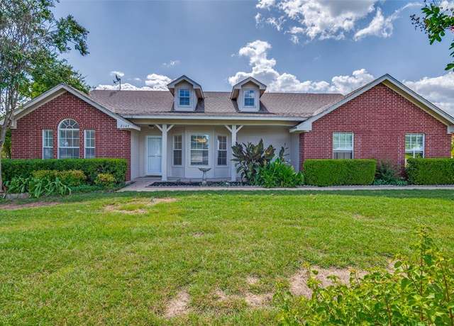 Property at 2147 Patrick Rd, Waxahachie, TX 75167, 3 beds, 2 baths