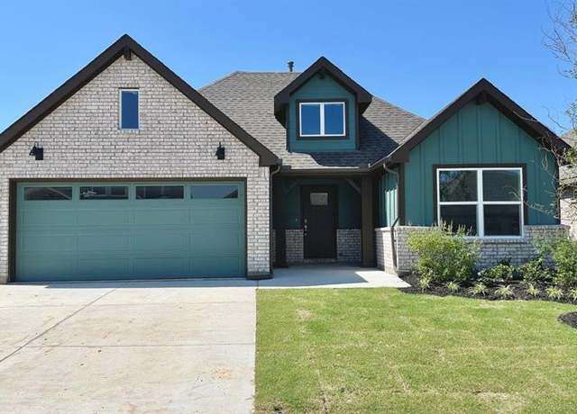 Property at 10805 Black Onyx Dr, Fort Worth, TX 76036, 3 beds, 2 baths