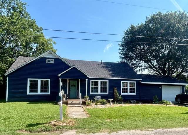 Property at 233 Elm St, Wills Point, TX 75169, 3 beds, 2 baths