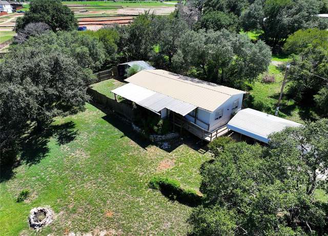 Property at 217 Siesta Ct, Granbury, TX 76048, 3 beds, 2 baths