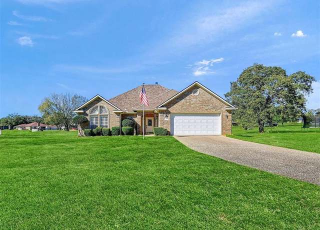 Property at 109 Cocopa Dr, Lake Kiowa, TX 76240, 3 beds, 2 baths