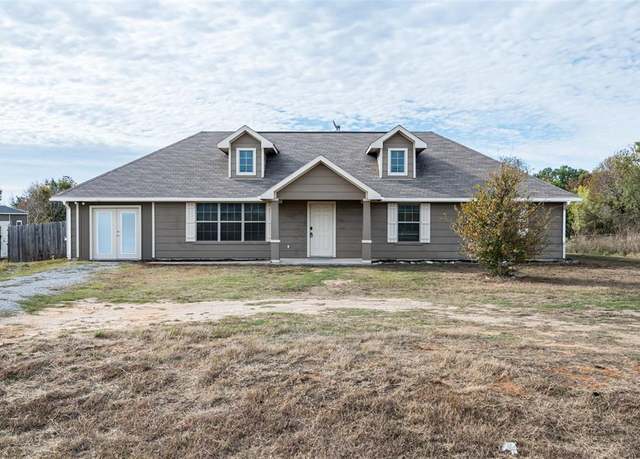 Property at 174 Oakley Cir, Weatherford, TX 76085, 4 beds, 2 baths