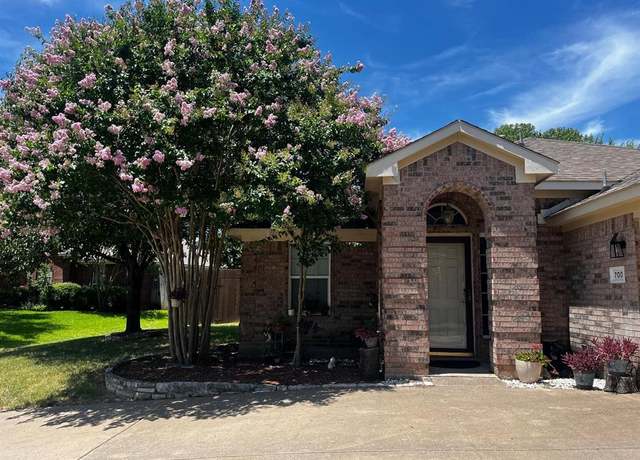 Property at 700 Auburndale Dr, Euless, TX 76040, 3 beds, 2 baths